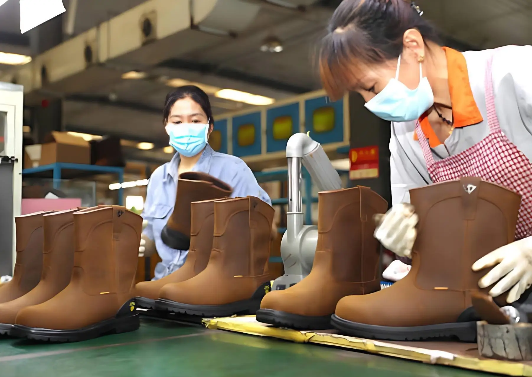 3 Miti sulla Produzione di Scarpe in Cina Che Stanno Costando Denaro al Tuo Marchio