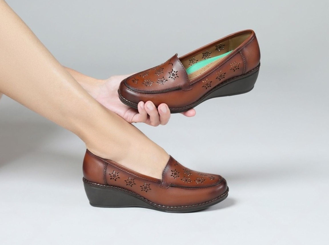 Oltre Alibaba Le Regole Non Scritte del Lavorare con le Fabbriche di Scarpe Cinesi