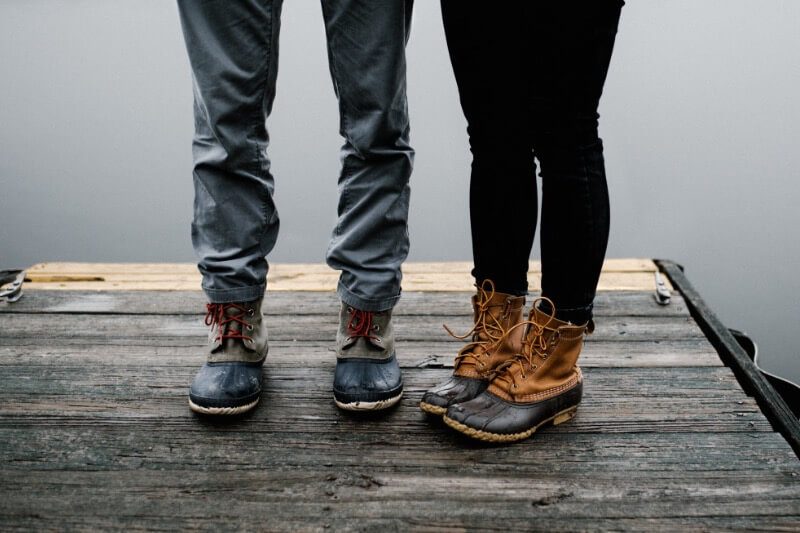 La Guida all'Acquisto di Materiali per Scarpe Come Scegliere tra Pelle, PU, Canvas e altri per il Massimo Profitto